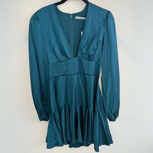 NWT Abercrombie & Fitch Long-Sleeve Plunge Satin Mini Dress in an emerald teal M